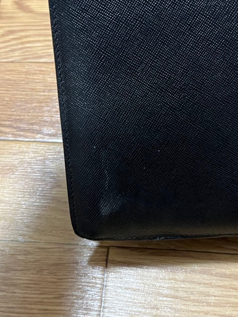 プラダ ブリーフケース