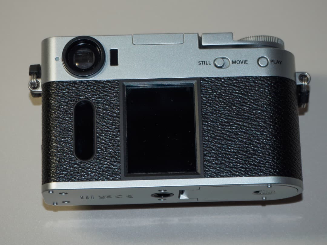 FUJIFILM　X half X-HF1 シルバー カバー付き