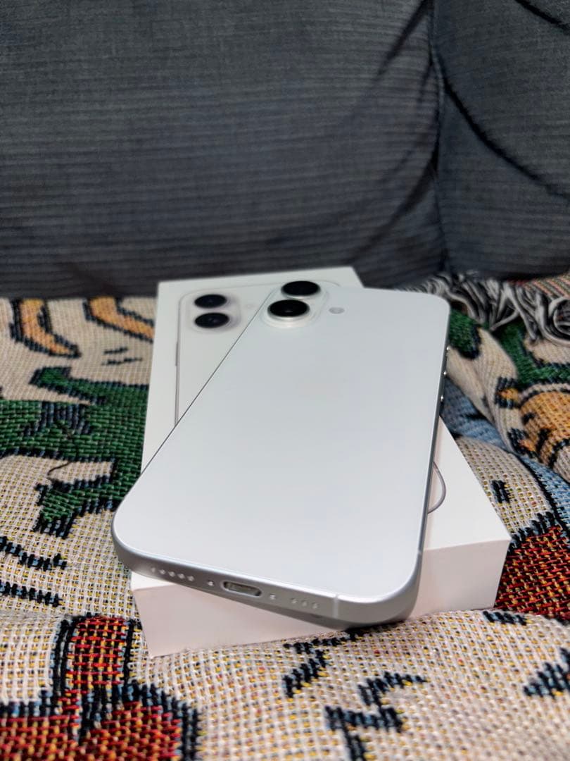 Apple iPhone 16 128GB 未使用　ホワイト