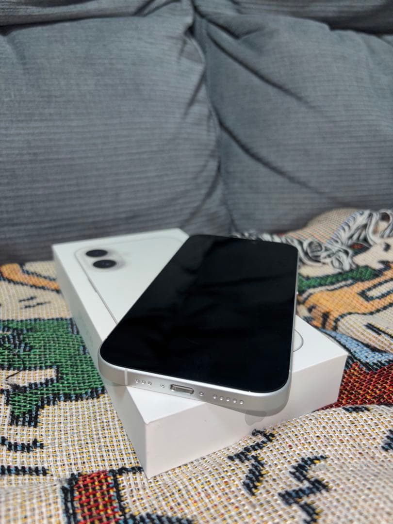 Apple iPhone 16 128GB 未使用　ホワイト