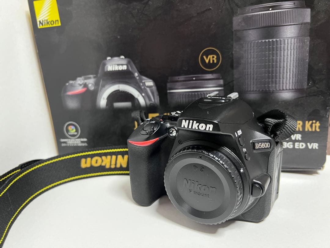 【お買い得】Nikon D5600ダブルズームキット +単焦点レンズ、広角レンズ