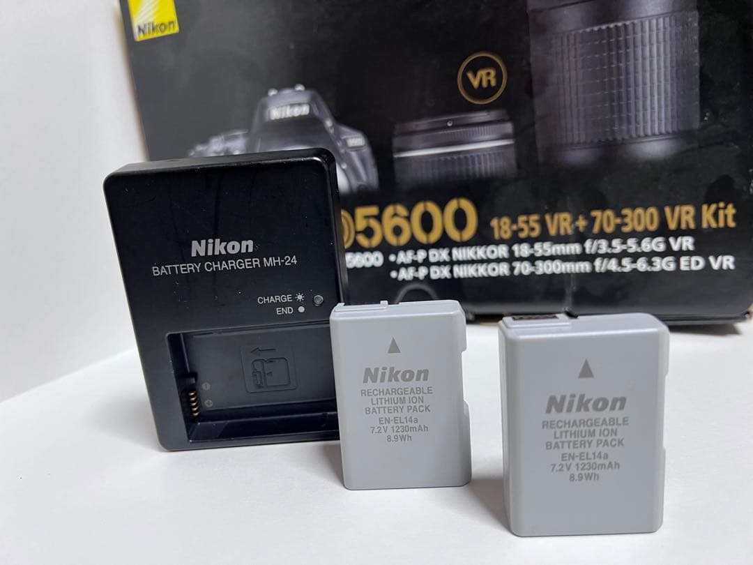 【お買い得】Nikon D5600ダブルズームキット +単焦点レンズ、広角レンズ