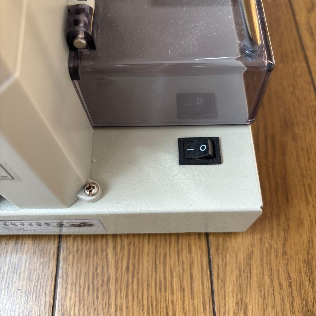 裁断機　新しい替刃付き