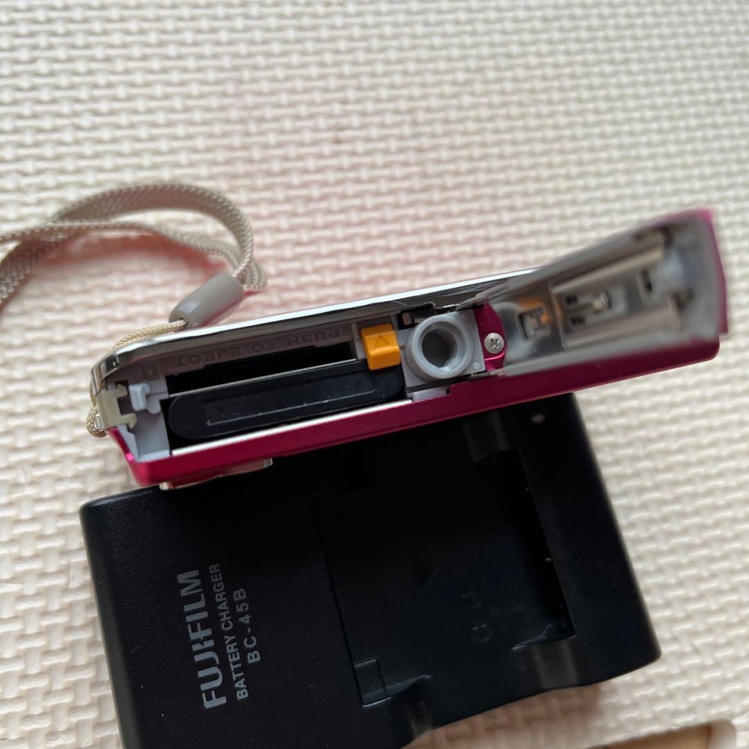 FINEPIX デジタルカメラ　ピンク　ケース付き