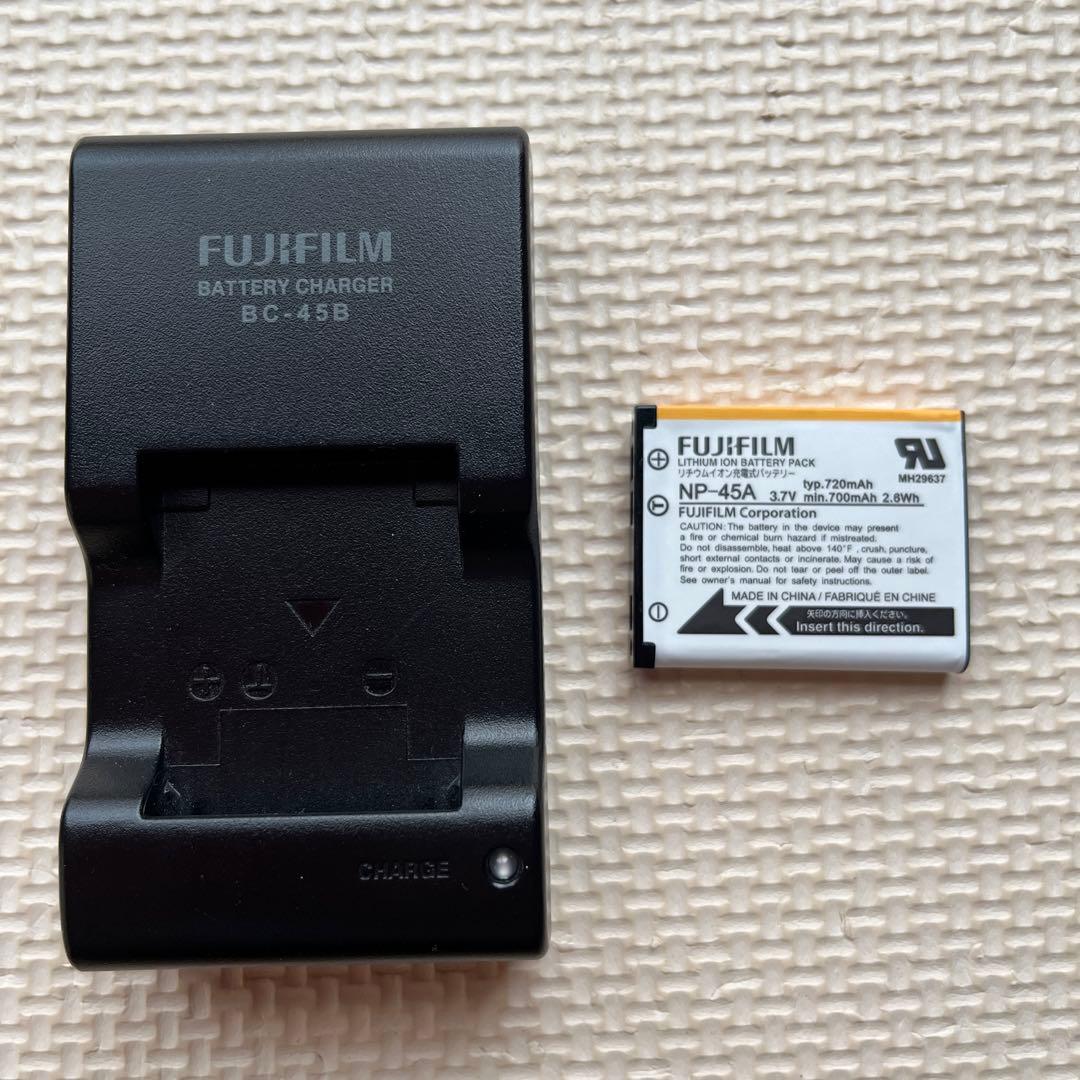 FINEPIX デジタルカメラ　ピンク　ケース付き