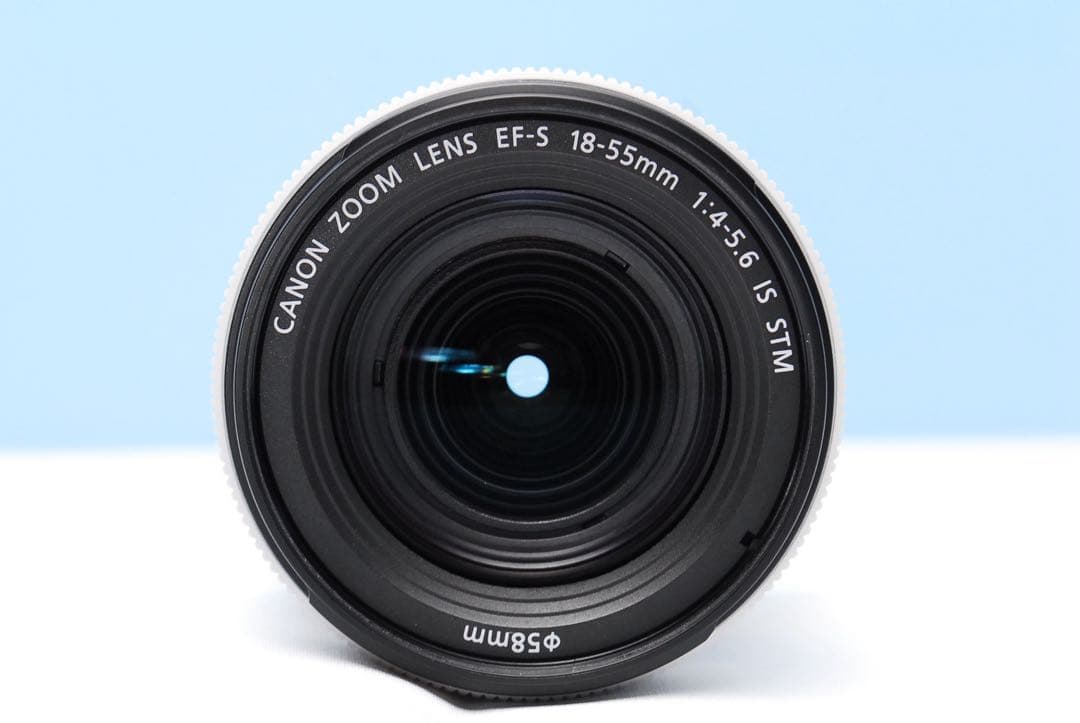 美品✨超希少ホワイト Canon Kiss X10 レンズキット お祝いに♥️