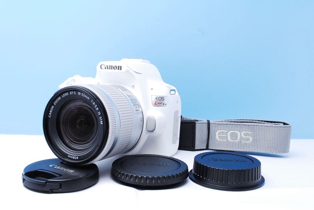 美品✨超希少ホワイト Canon Kiss X10 レンズキット お祝いに♥️