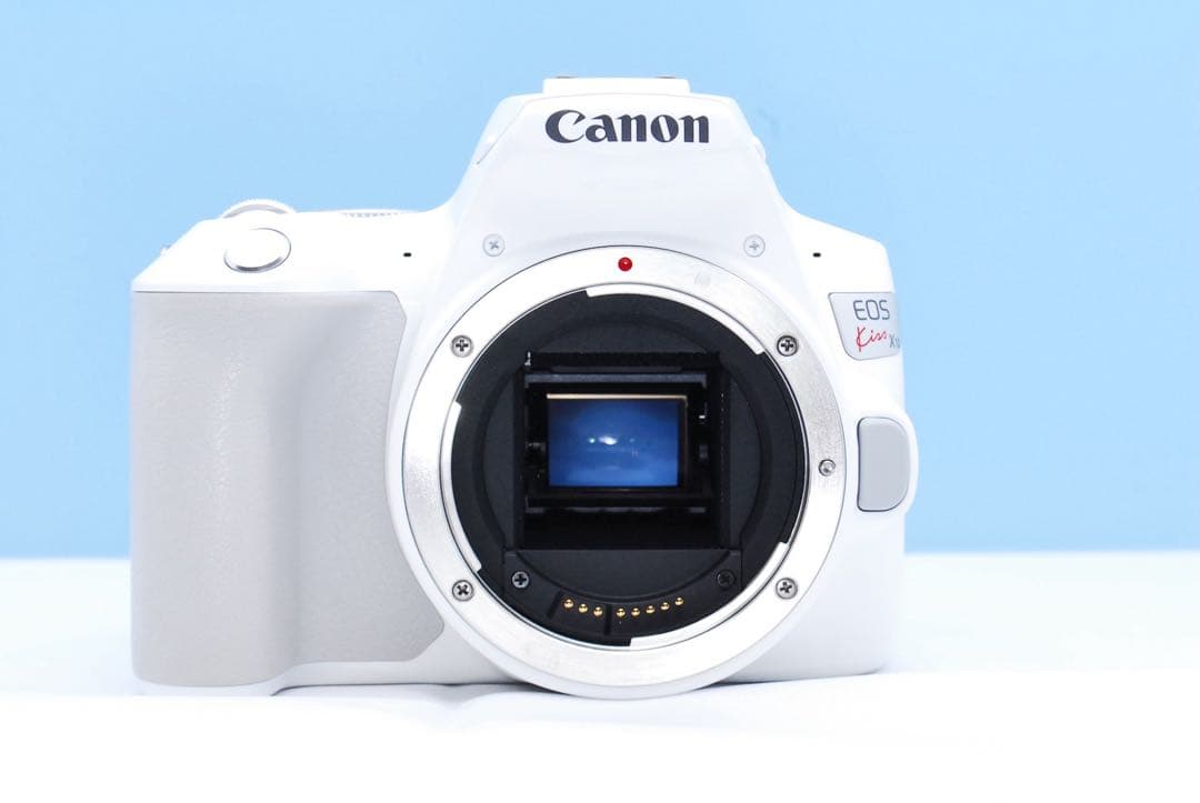 美品✨超希少ホワイト Canon Kiss X10 レンズキット お祝いに♥️