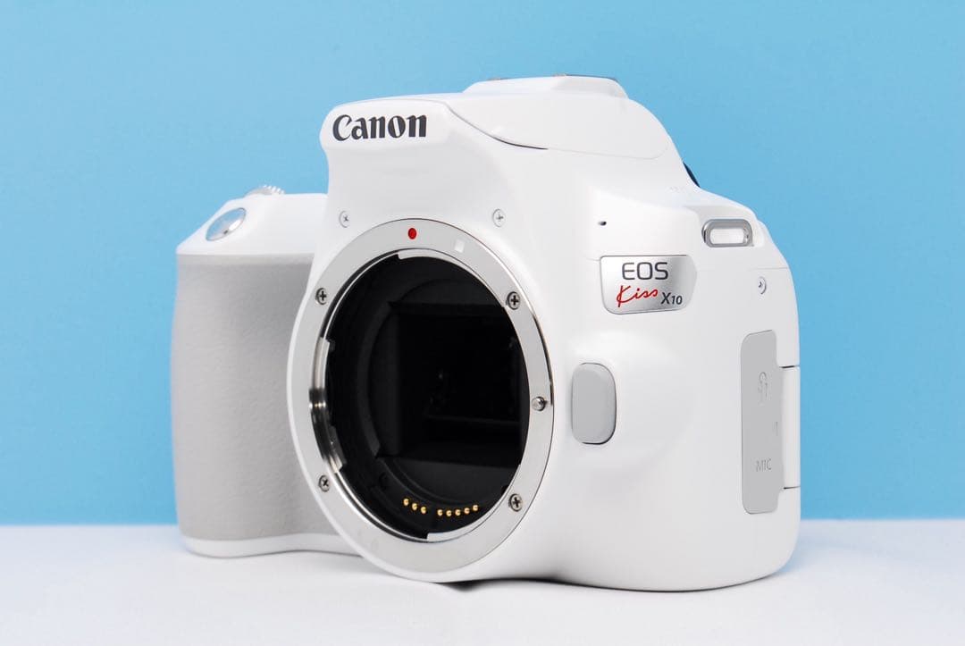美品✨超希少ホワイト Canon Kiss X10 レンズキット お祝いに♥️