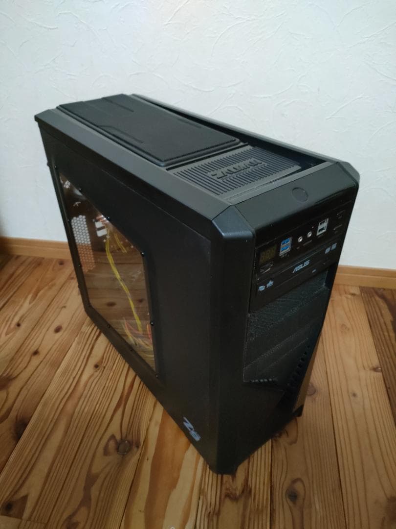 ミドルタワー型デスクトップPC（自作） + PCモニター