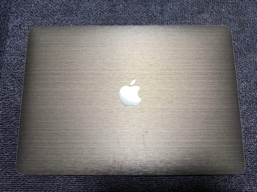 MacBook Pro 13.3インチ M1 8GB 箱・純正充電器付