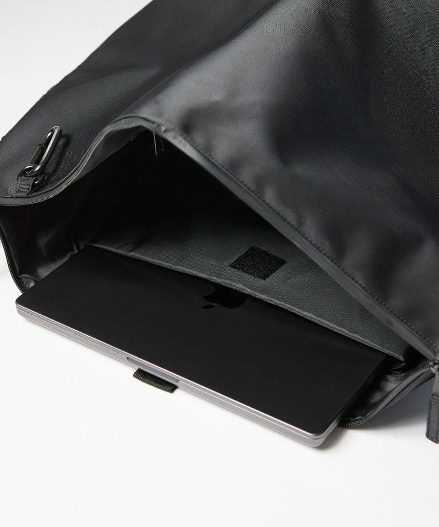 完売 meltum NYLON MESSENGER BAG新品未使用 BLACK
