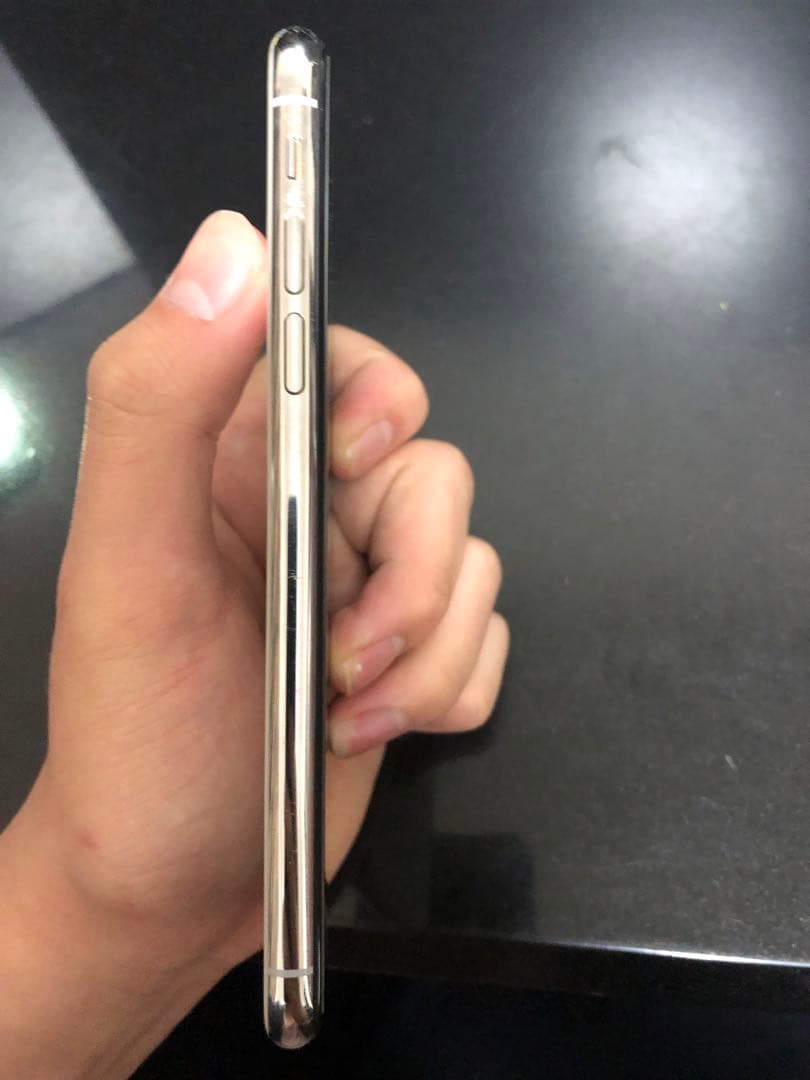 iPhone Xs 256GB シルバー