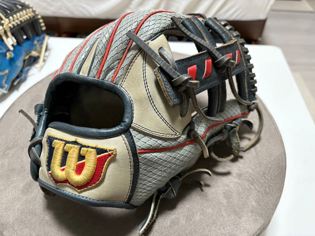 あ*き様 Wilson 軟式野球グローブ WTAH3200 グレー/ベージュ/赤