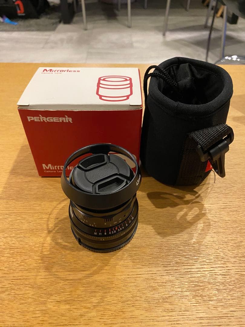 PERGEAR 35mm F1.4 レンズ　SONY Eマウント用　美品