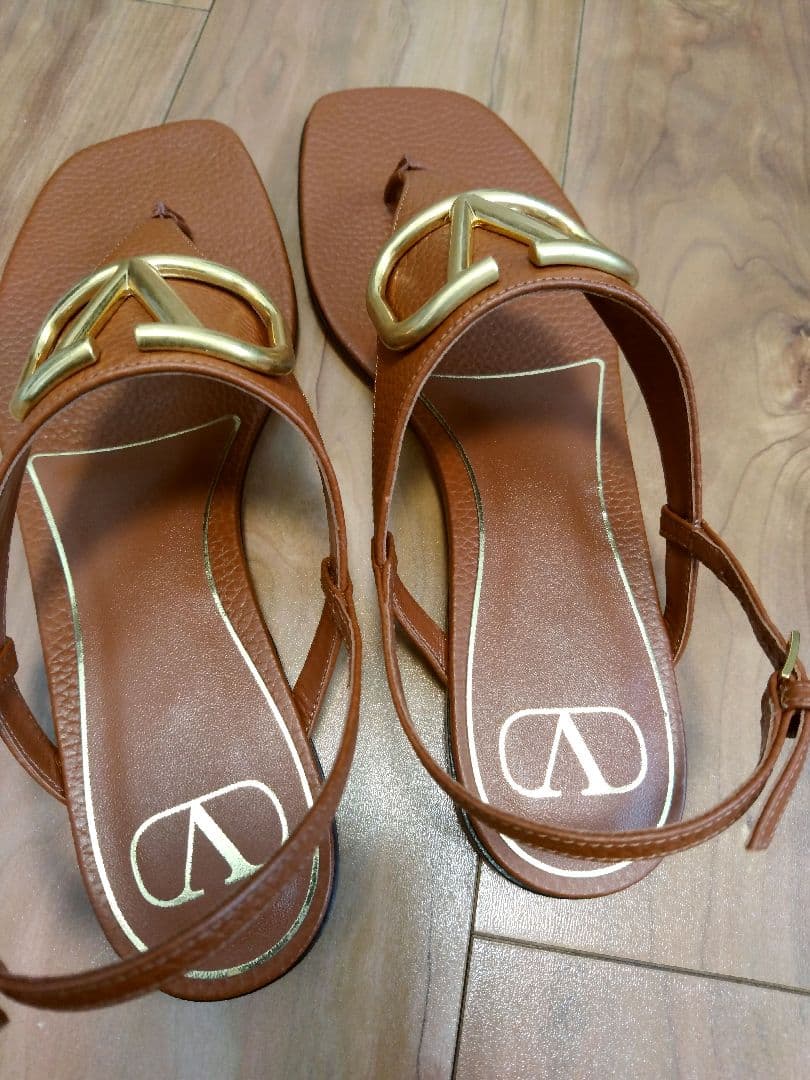 新品 未使用 VALENTINO GARAVANI レザー サンダル イタリア製