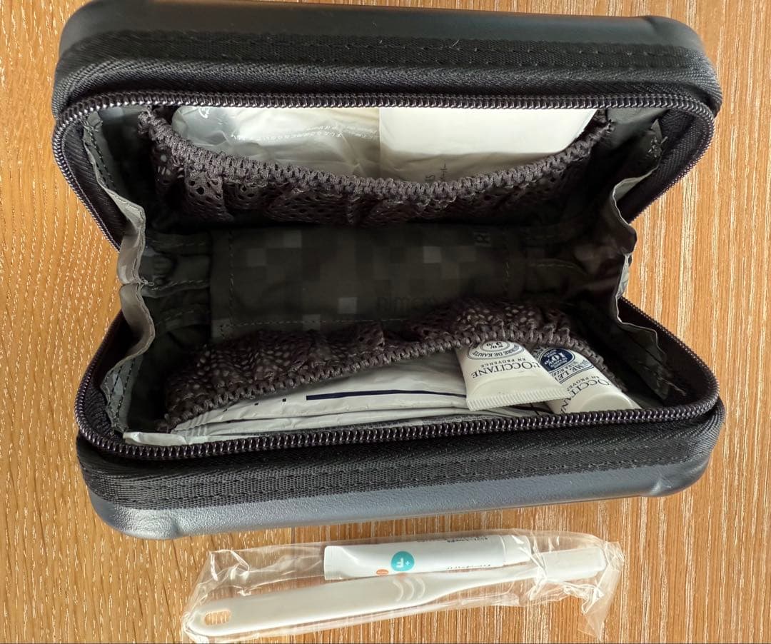 RIMOWAトラベルポーチ ANAロゴ (ブラック)