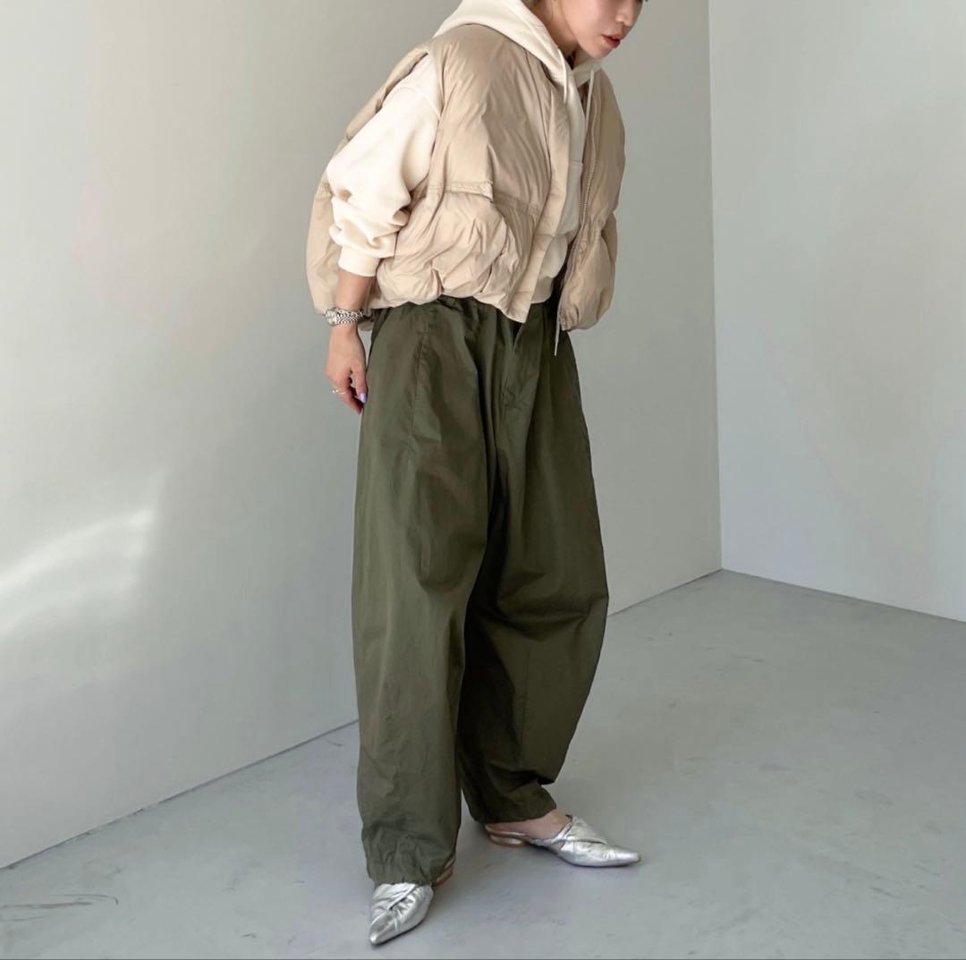 エッグショートダウンベスト ベージュ