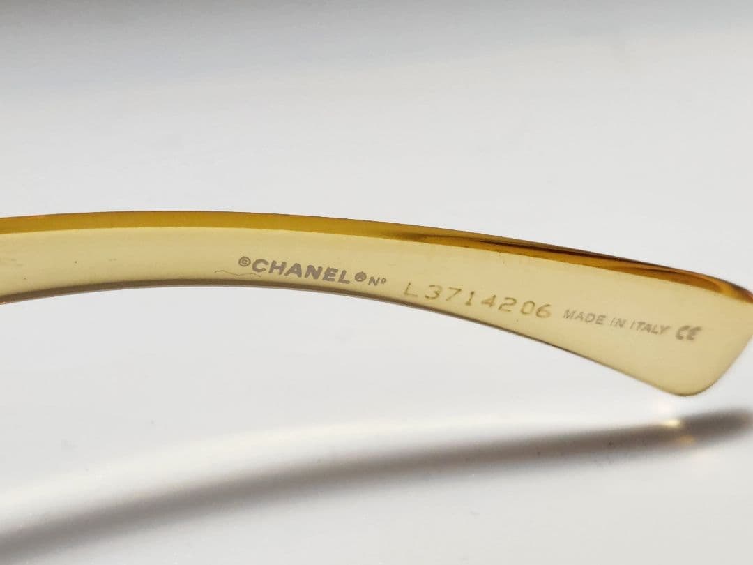 CHANEL サングラス オレンジ系？ シャネル 4048