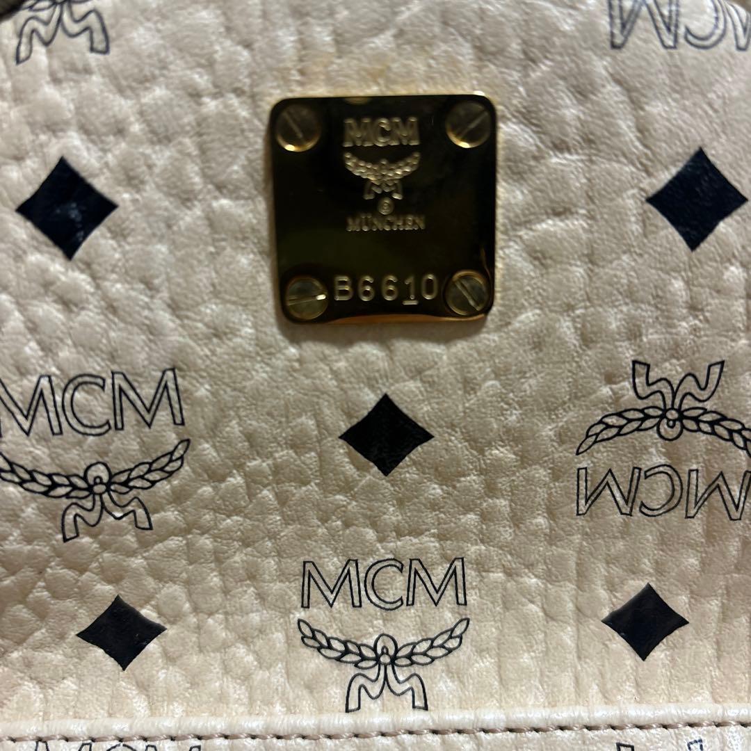 MCM エムシーエム ヴィセトス リュックサック デイパック　ベージュ　ゴールド