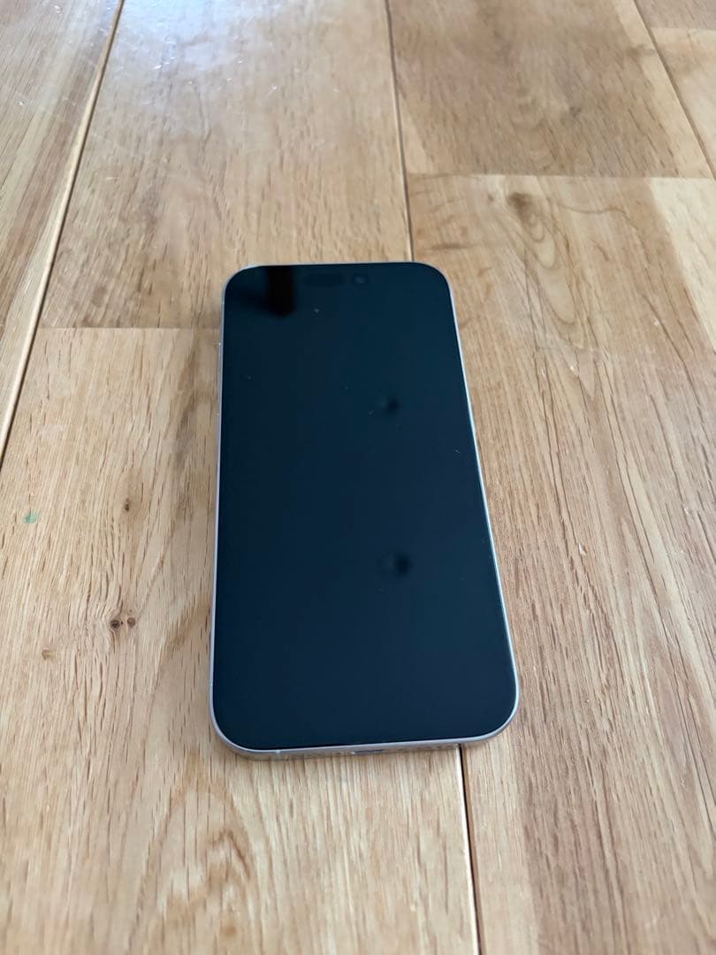 【美品】Apple iPhone 15Pro 128GB ホワイト 本体