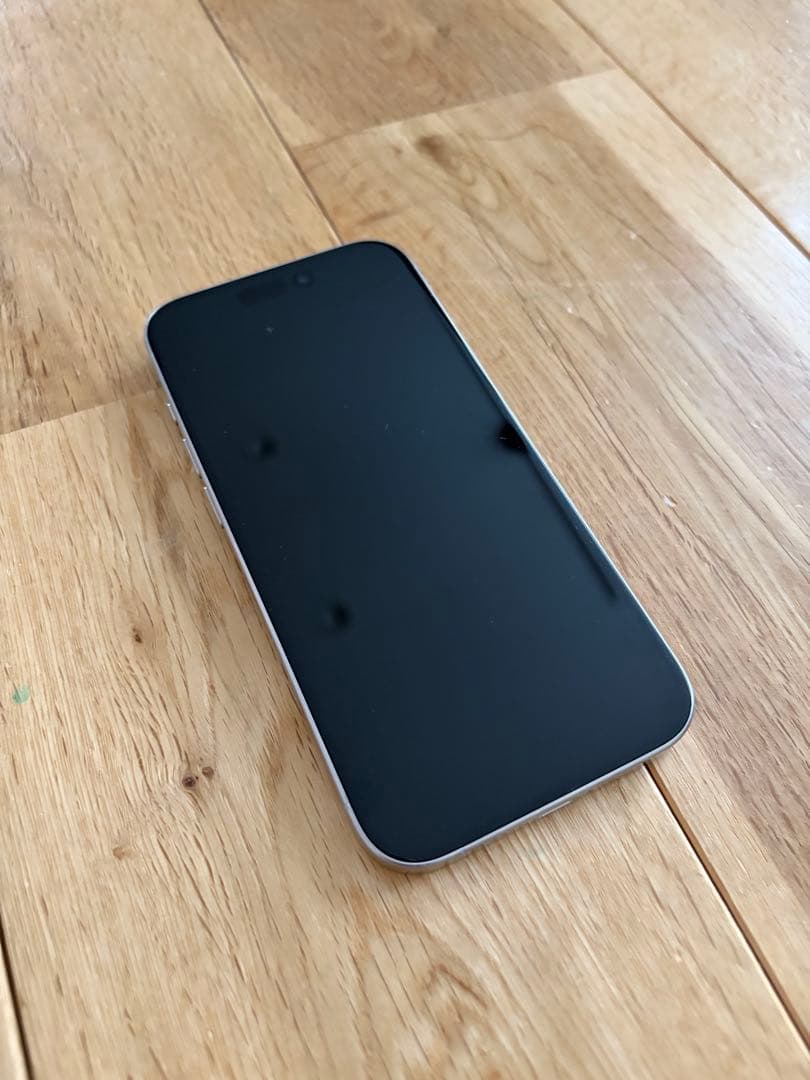 【美品】Apple iPhone 15Pro 128GB ホワイト 本体