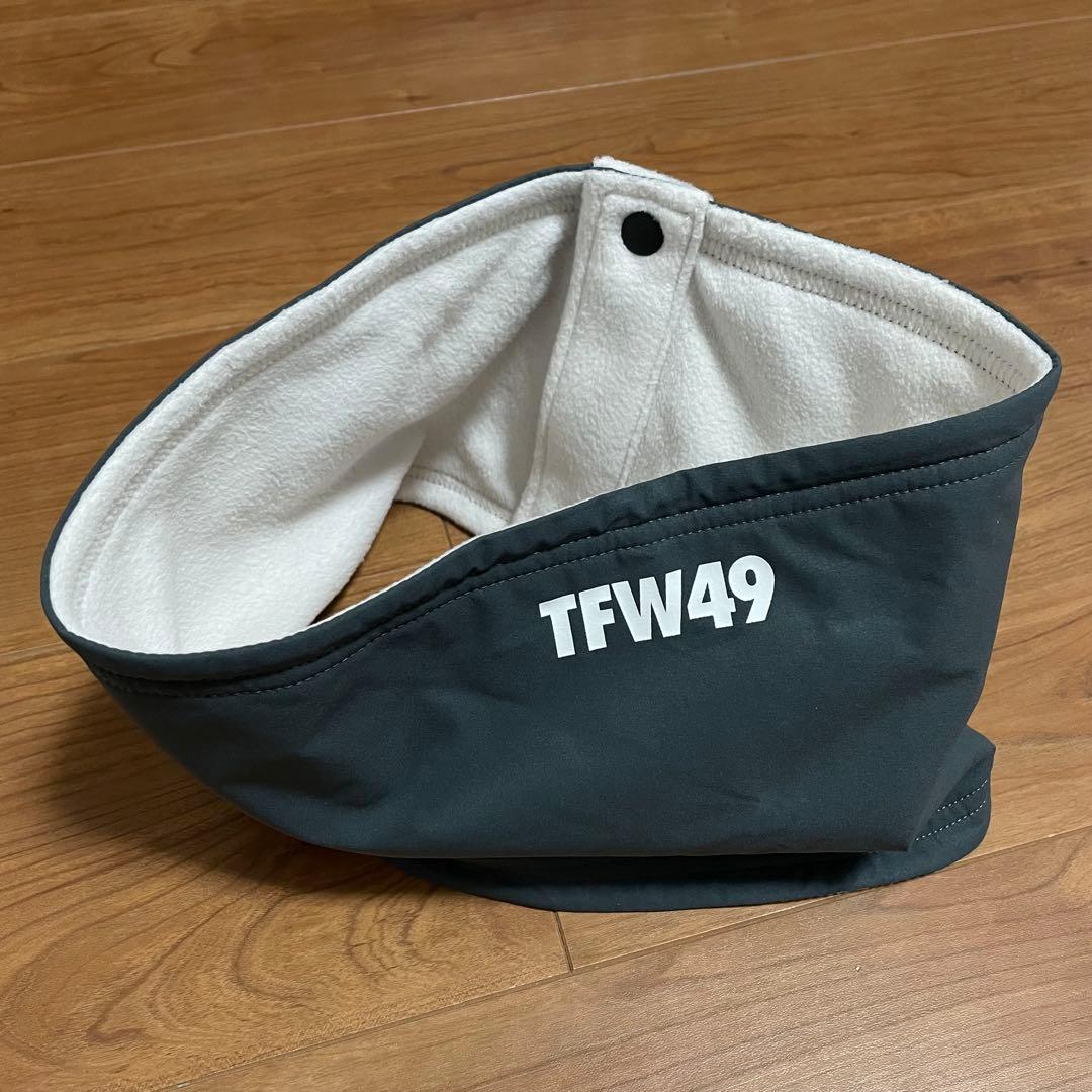 新品未使用　TFW49 ネックウォーマー チャコール　ホワイト　ゴルフ