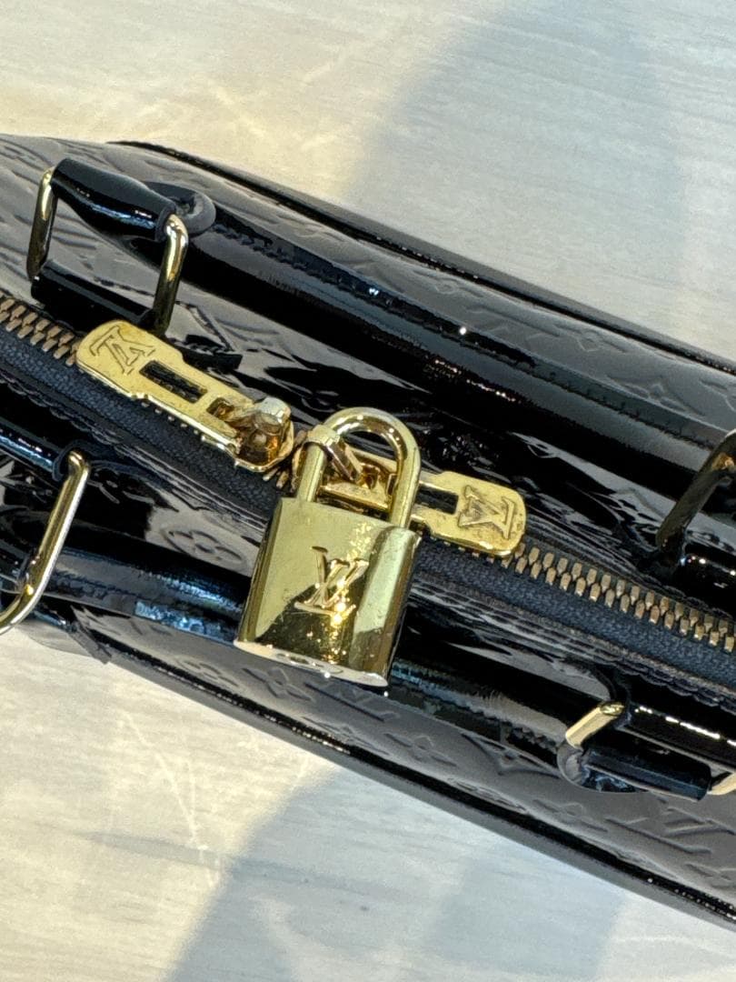 ルイヴィトン　M91611　アルマPM　モノグラムヴェルニ　ブルーアンフィニ