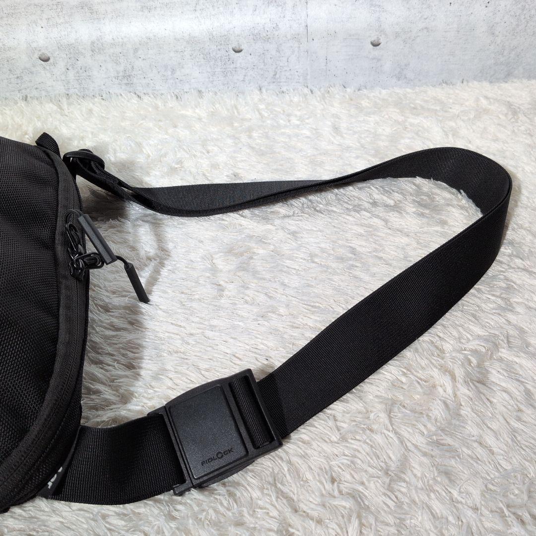 【極美品 現行】Aer Day Sling 3　ボディバッグ　ブラック