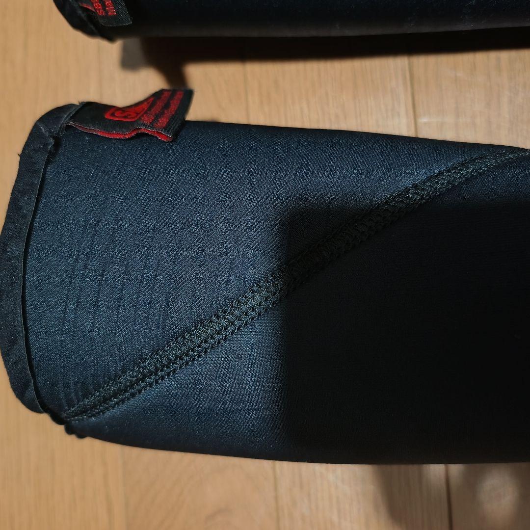 SBD ニースリーブ 限定黒　旧ロゴ　Sサイズ