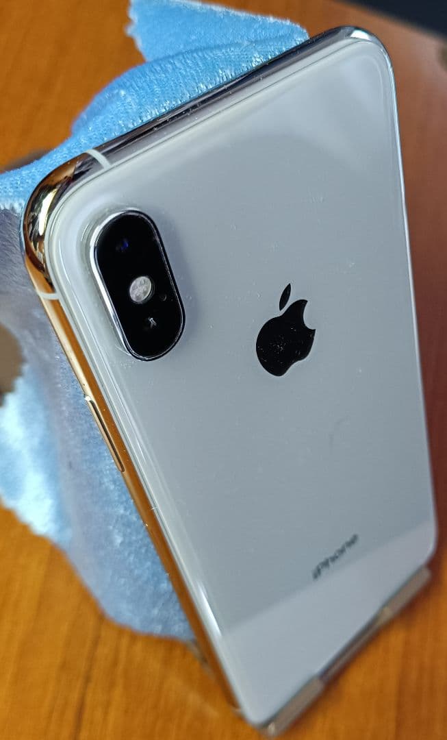 Apple iPhone XS 64GB 本体