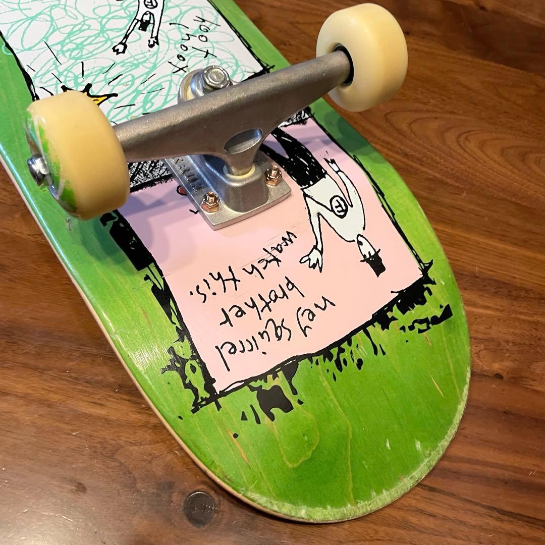 スケボー　スケートボード　コンプリート　ファンデーション　8インチ 美品