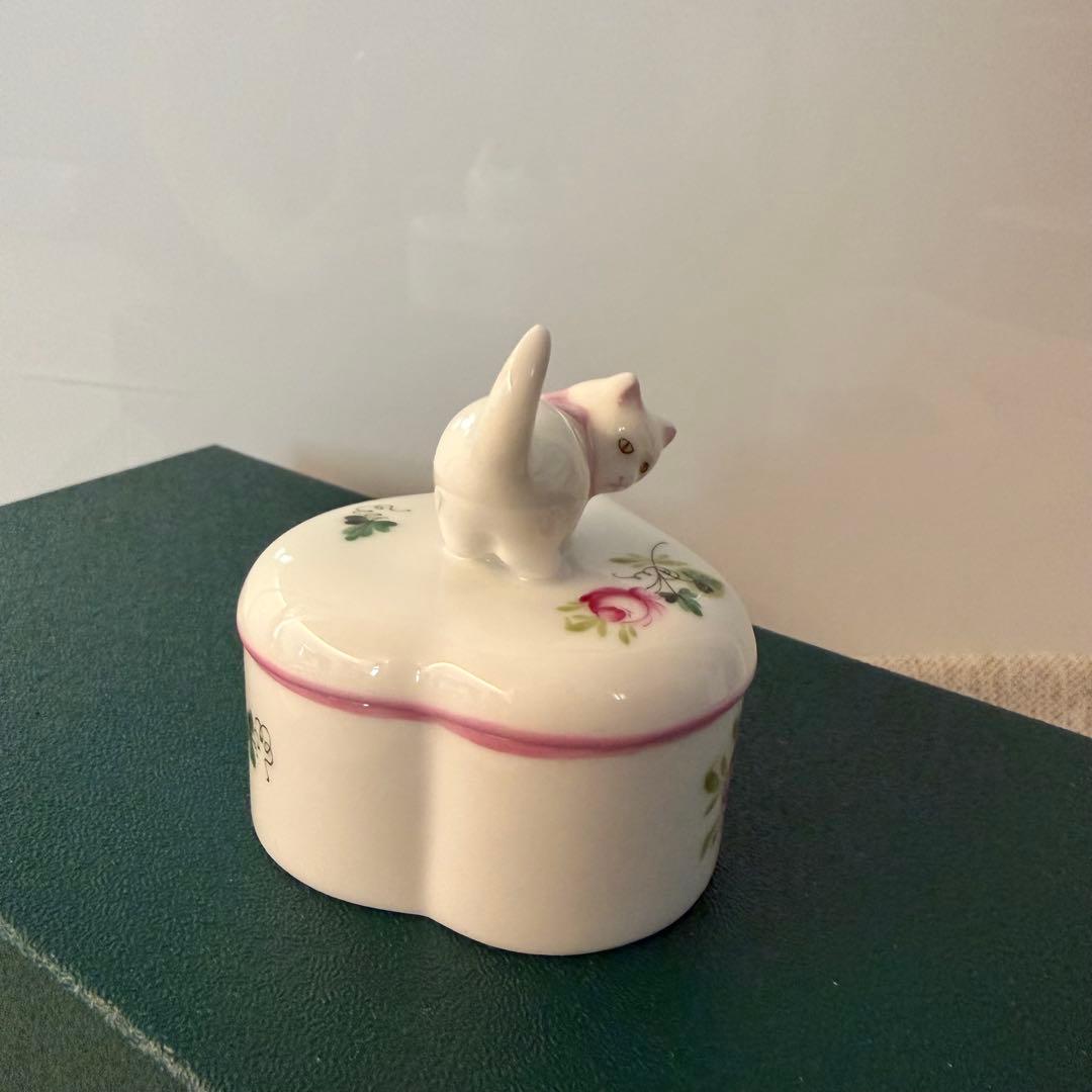 ヘレンド 猫　ウィーンの薔薇　ピンク　ミニ小物入れ ボンボニエール