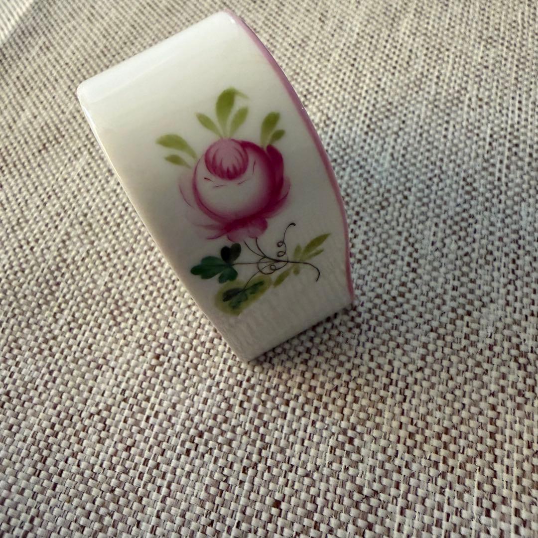 ヘレンド 猫　ウィーンの薔薇　ピンク　ミニ小物入れ ボンボニエール