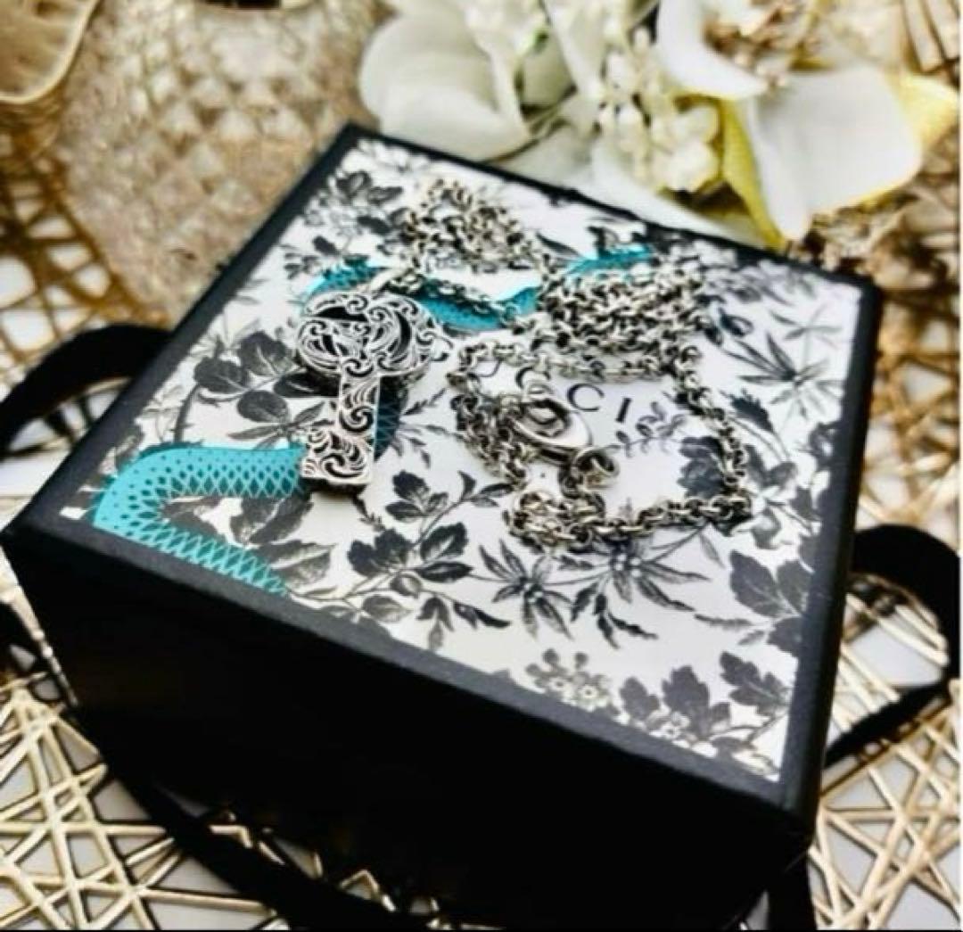 GUCCI グッチ 鍵カギダブルGキーGGアラベスクネックレス