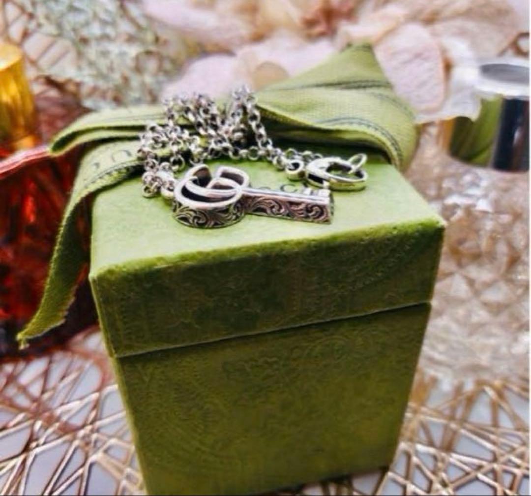 GUCCI グッチ 鍵カギダブルGキーGGアラベスクネックレス