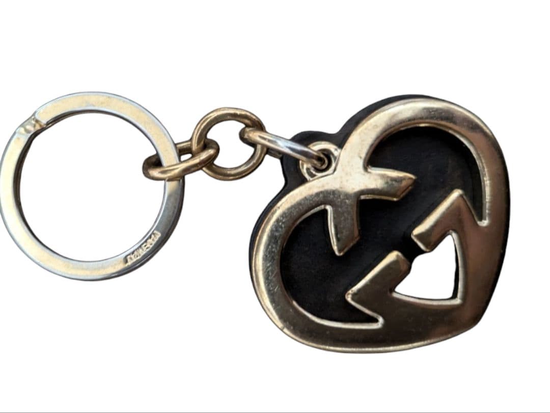 GUCCI ハート型レザーキーホルダー