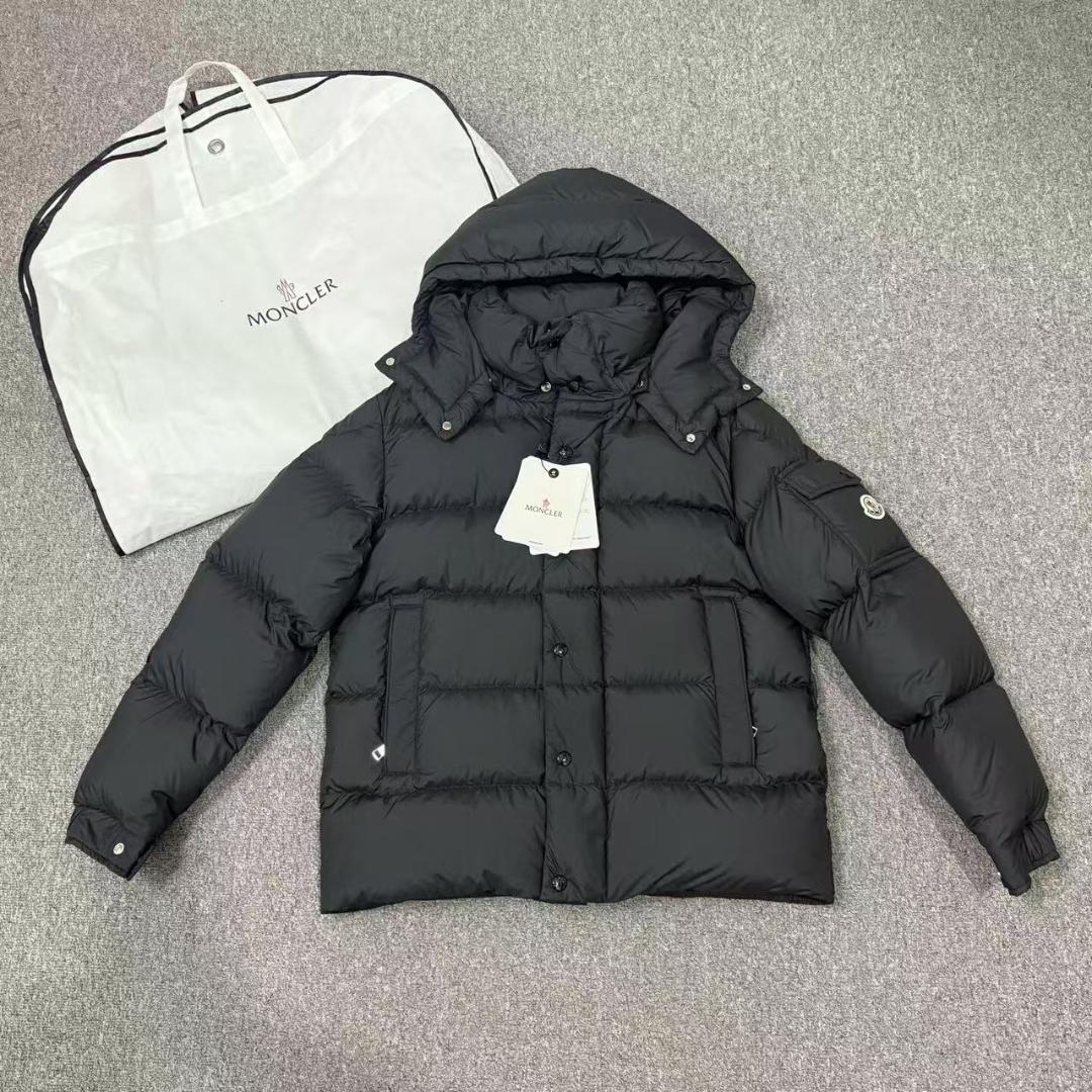MON☆CLER ブラック ダウンジャケット~~~