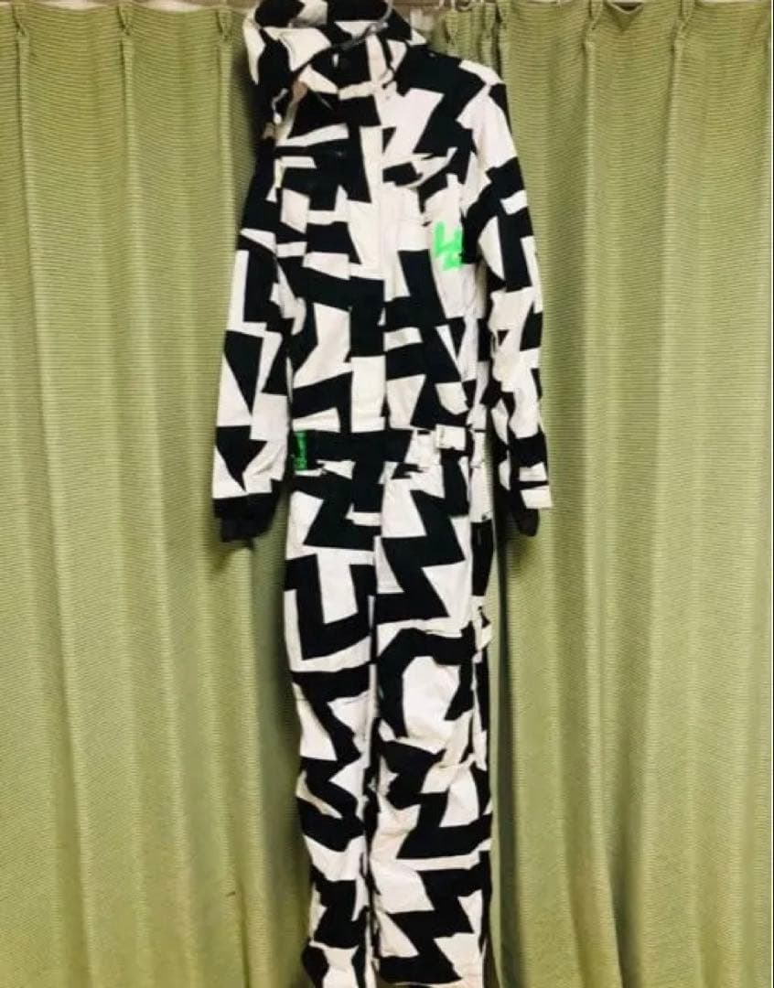 だ*だ様 エスティボ　スノーボードウェア　つなぎ　Mサイズ