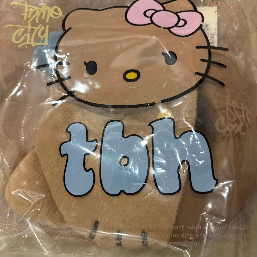 海外限定Hello Kitty x TBH ネックピロー　在庫わずか