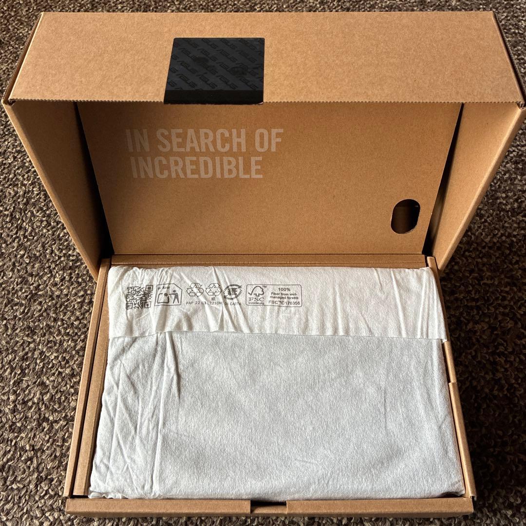 ASUS クロームブック　4GB/64GB　CM3001DM2