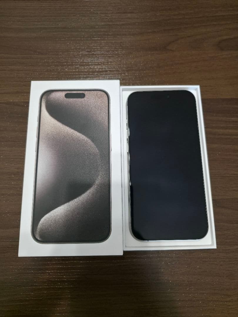 【美品】Apple iPhone 15 Pro 256GB ナチュラルチタニウム