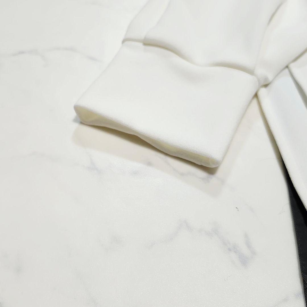 タグ付き/25年モデル☆ビアズリー　Tブラウス　ストレッチ　サイドスリット　1