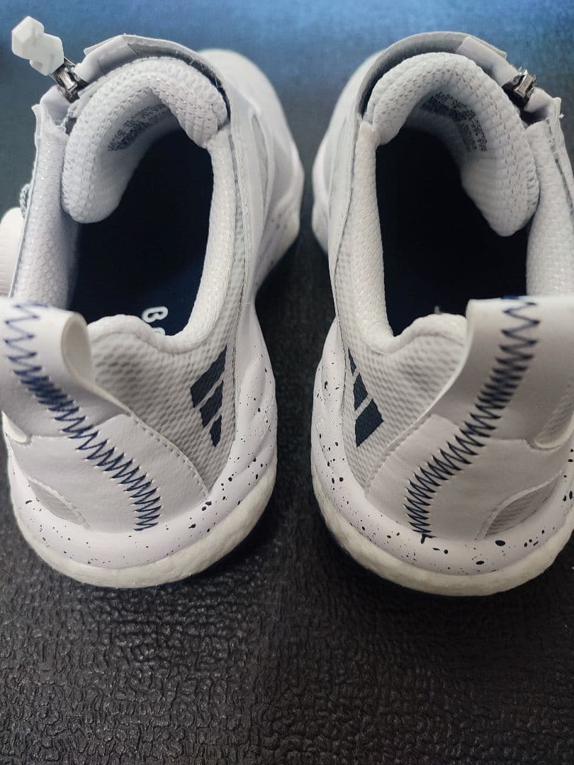 美品　アディダス ゴルフシューズ　コードカオス 25 ボア スパイクレス