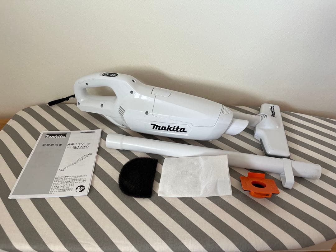 マキタ コードレス掃除機 CL107FDSHW