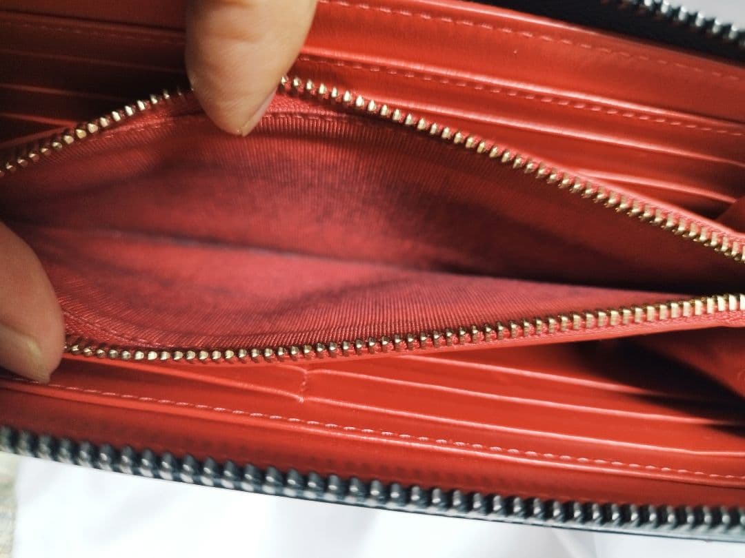 Christian Louboutin パネトーネ 長財布 ラウンドファスナー