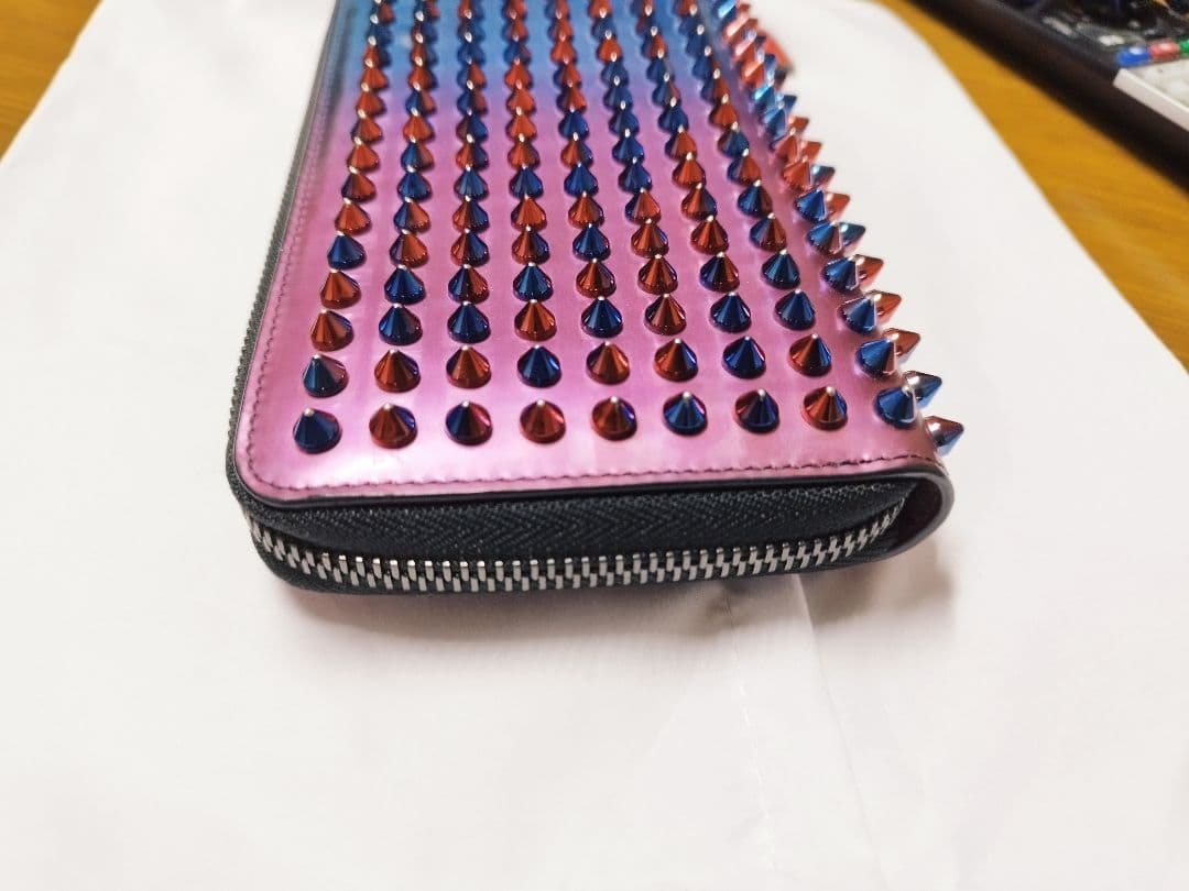 Christian Louboutin パネトーネ 長財布 ラウンドファスナー