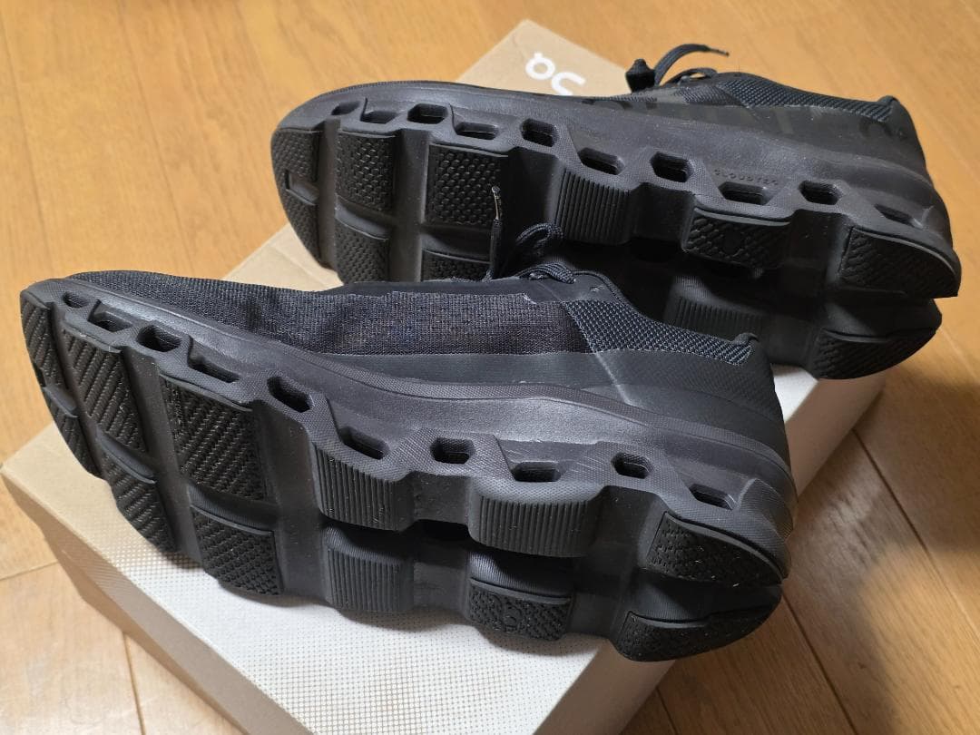 On CloudMonster black 28.0 中古