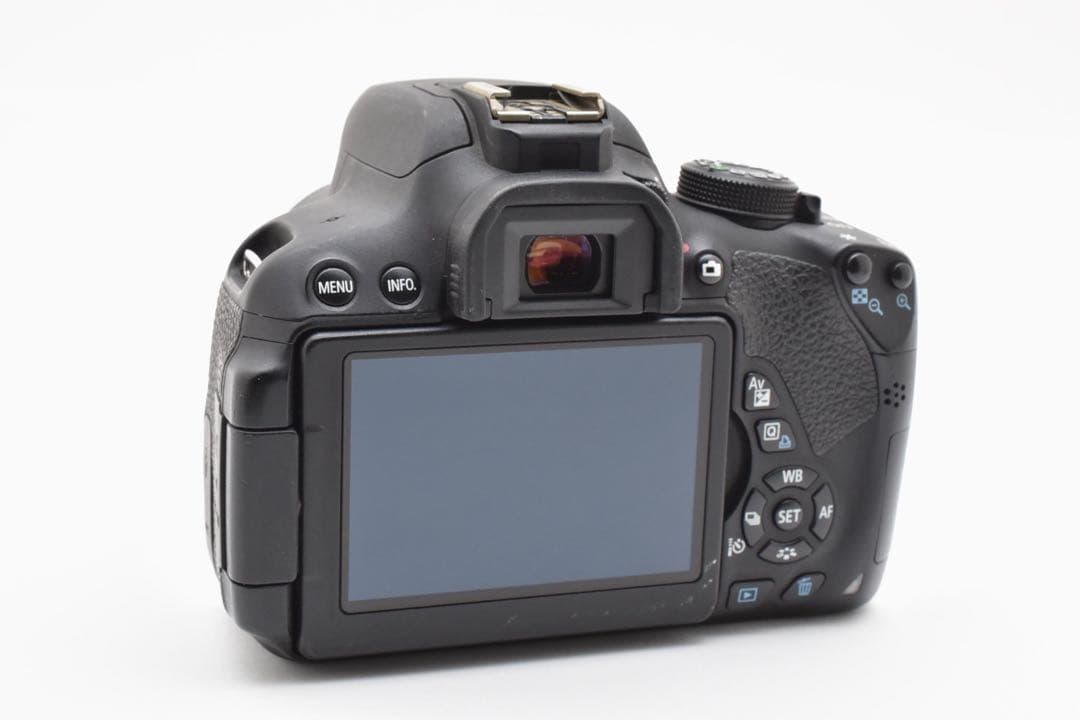 デジタル一眼レフカメラCANON EOS Kiss X7i標準レンズセット