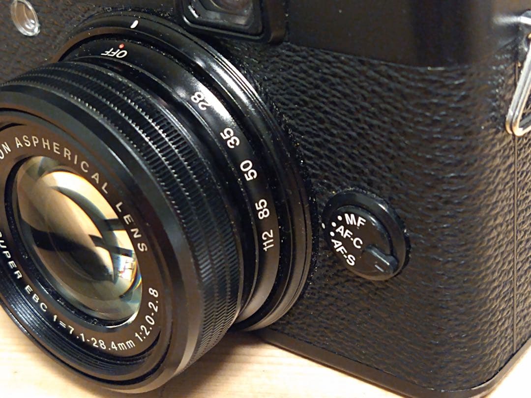 FUJIFILM X10 バッテリー3個付き　美品